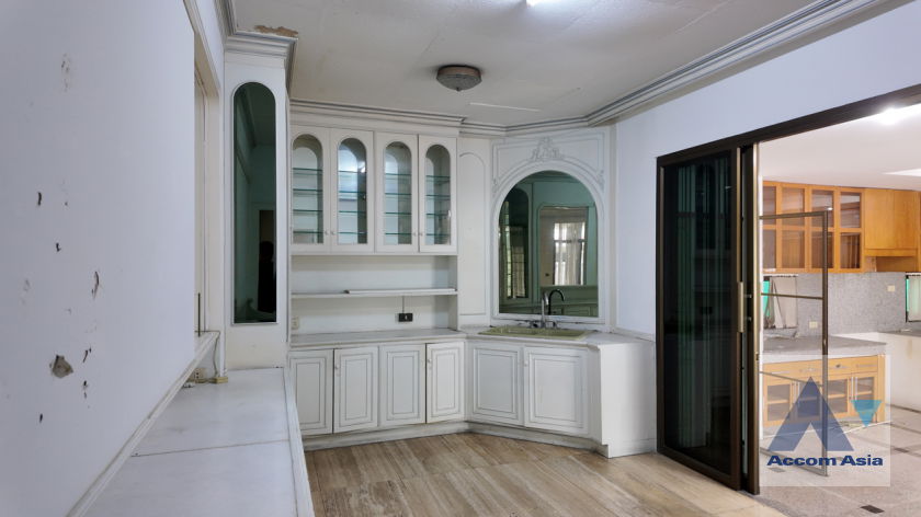รูป 🔼🔽 AccomA 📩 Private Swimming Pool 4 BR House in Khlong Ton Nuea (AA40098) - รูปที่ 19/20