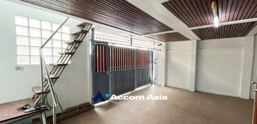 picture 🔼🔽 AccomA 📩  3 BR Townhouse in  (AA13908) - 3/19