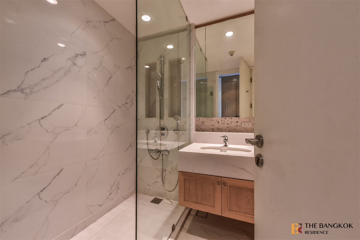 picture 185 Rajadamri near BTS Ratchadamri Luxurious Design, Elevated Atmosphere - 8/10