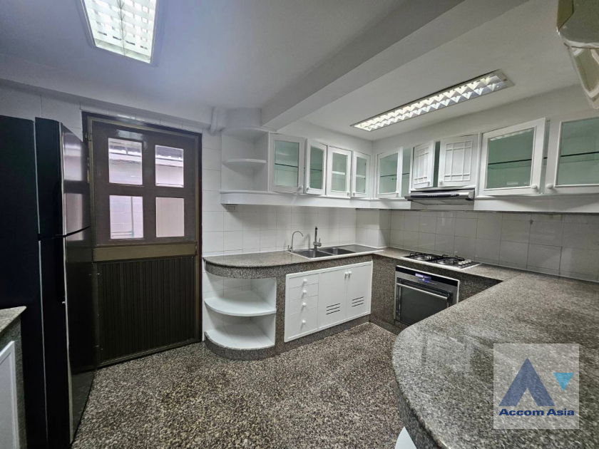 picture 🔼🔽 AccomA 📩 Modern renovated house with polished floors and airy layout (AA30775) - 6/20