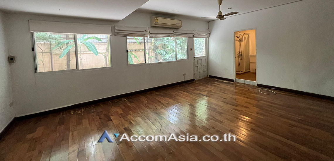 รูป 🔼🔽 AccomA 📩  4 BR House @Thai Village (59881) - รูปที่ 10/20