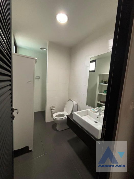 รูป 🔼🔽 AccomA 📩  5 BR Townhouse in Khlong Ton Nuea (AA41874) - รูปที่ 8/8
