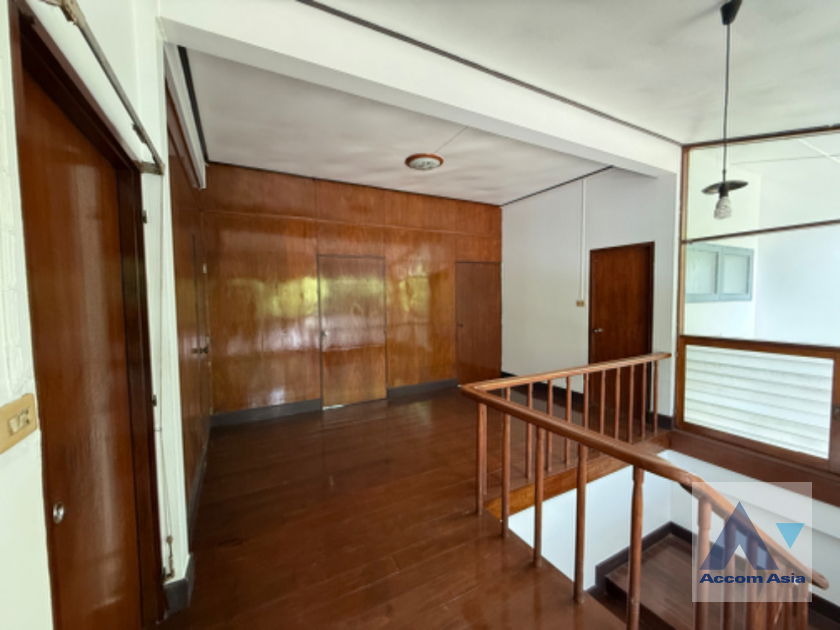 รูป 🔼🔽 AccomA 📩 Home Office 3 BR House in Khlong Ton Nuea (AA42653) - รูปที่ 6/9