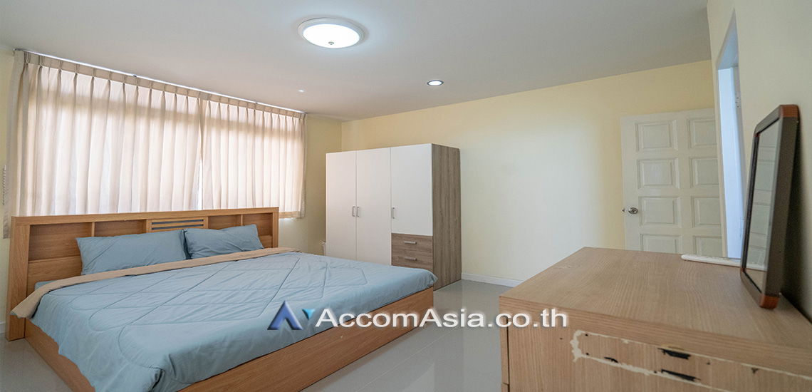 picture 🔼🔽 AccomA 📩 Pet friendly 4 BR House in Khlong Ton Nuea (2517228) - 10/19