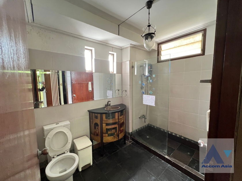 picture 🔼🔽 AccomA 📩 Pet friendly 4 BR House in Khlong Ton Nuea (AA38011) - 14/18