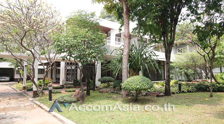picture 🔼🔽 AccomA 📩 Home Office 4 BR House in Khlong Toei Nuea (AA14571) - 1/19