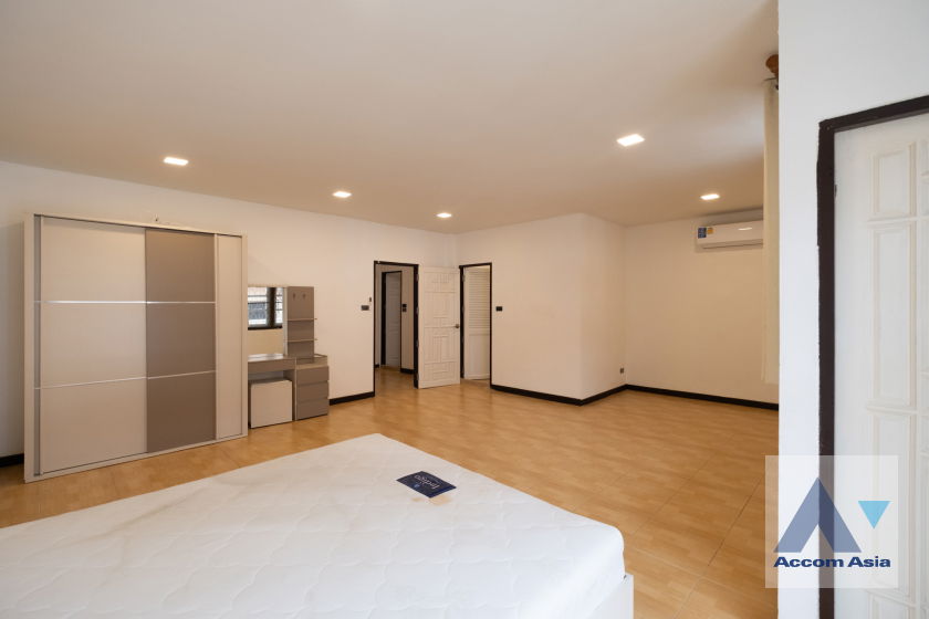 picture 🔼🔽 AccomA 📩  5 BR Townhouse @ (13001499) - 19/20