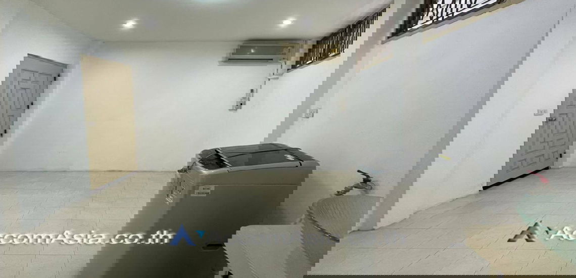 picture 🔼🔽 AccomA 📩  5 BR House in  (AA29561) - 15/16