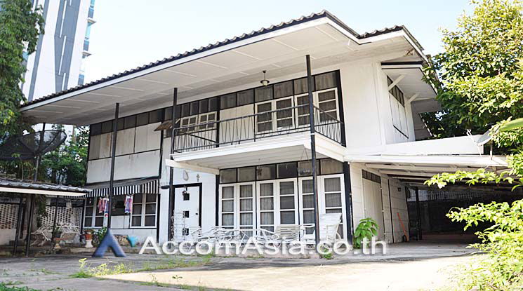 รูป 🔼🔽 AccomA 📩 Home Office 3 BR House in Khlong Ton Nuea (AA15746) - รูปที่ 1/9