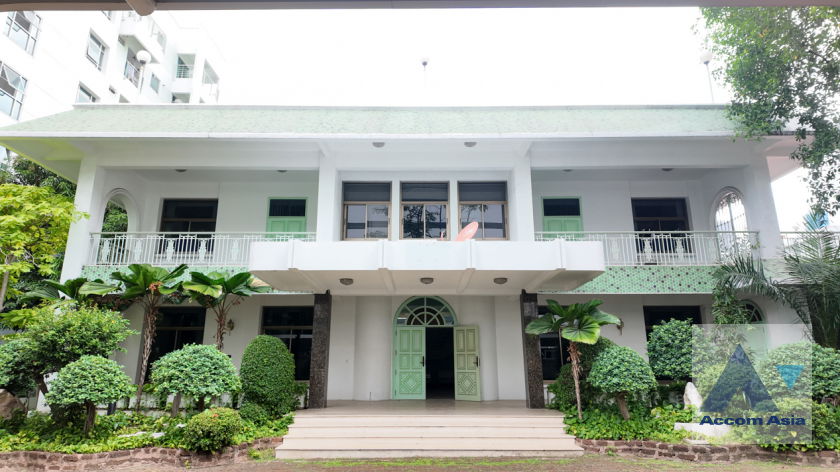 รูป 🔼🔽 AccomA 📩 Private Swimming Pool 4 BR House in Khlong Ton Nuea (AA40098) - รูปที่ 10/20