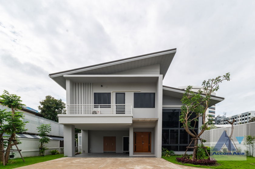 picture 🔼🔽 AccomA 📩 Private Swimming Pool,Pet friendly 4 BR House in  Bang Kapi (AA41732) - 1/20
