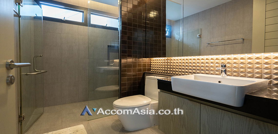 รูป 🔼🔽 AccomA 📩  3 BR Townhouse in Khlong Ton Nuea (AA25186) - รูปที่ 9/11