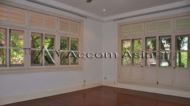 รูป 🔼🔽 AccomA 📩 Colonial-style home with spacious layout and steel kitchen (10002403) - รูปที่ 19/20