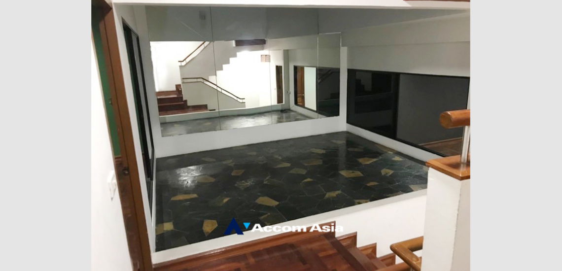 picture 🔼🔽 AccomA 📩  4 BR Townhouse in  Lumphini (AA24945) - 6/10