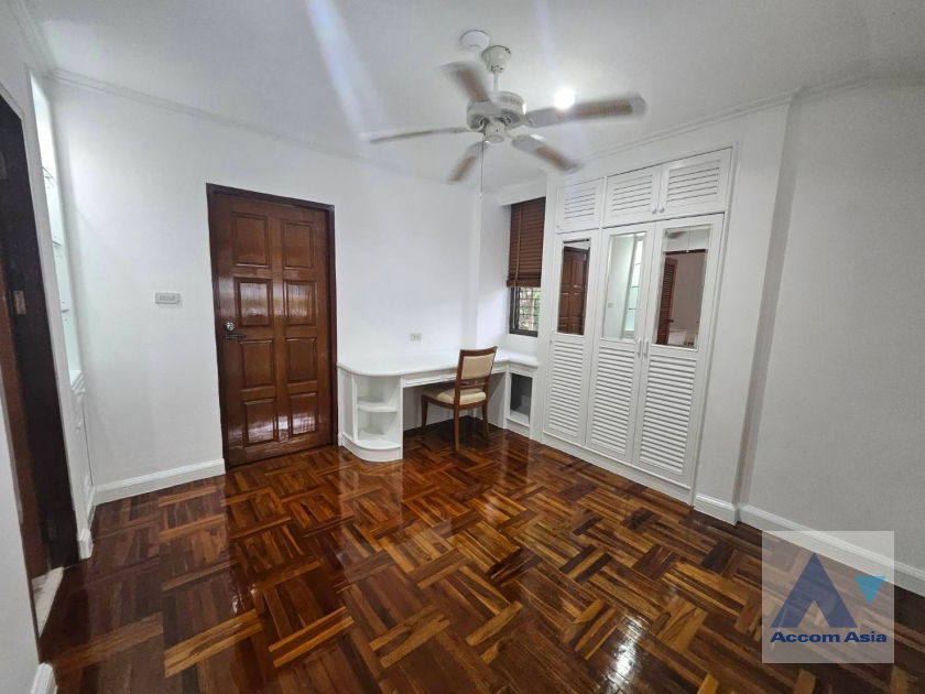 picture 🔼🔽 AccomA 📩 Modern renovated house with polished floors and airy layout (AA30775) - 16/20