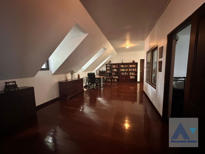 รูป 🔼🔽 AccomA 📩  4 BR House in Khlong Ton Nuea (50171) - รูปที่ 9/17