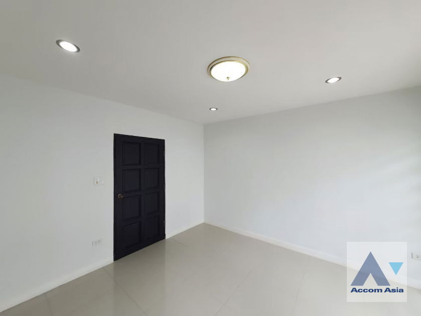 รูป 🔼🔽 AccomA 📩 Home Office 4 BR Townhouse in Phra Khanong Nuea (13002036) - รูปที่ 12/19