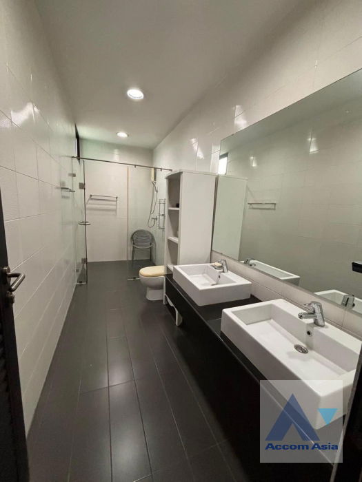 รูป 🔼🔽 AccomA 📩  5 BR Townhouse in Khlong Ton Nuea (AA41874) - รูปที่ 7/8