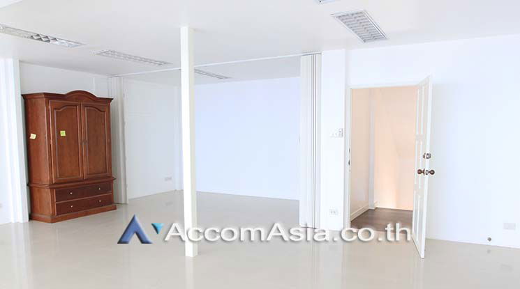 รูป 🔼🔽 AccomA 📩 Home Office 4 BR Townhouse in Khlong Toei Nuea (AA18310) - รูปที่ 12/17