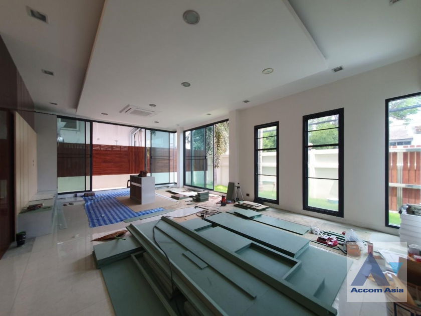 picture 🔼🔽 AccomA 📩 Big Balcony,Newly renovated,Fully Furnished 3 BR House in Khlong Ton Nuea (AA35536) - 2/20
