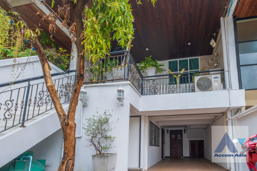 รูป 🔼🔽 AccomA 📩  3 BR Townhouse in Khlong Ton Nuea (AA41105) - รูปที่ 1/20