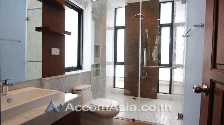 picture 🔼🔽 AccomA 📩 Home Office 4 BR House in Khlong Toei Nuea (AA14571) - 18/19
