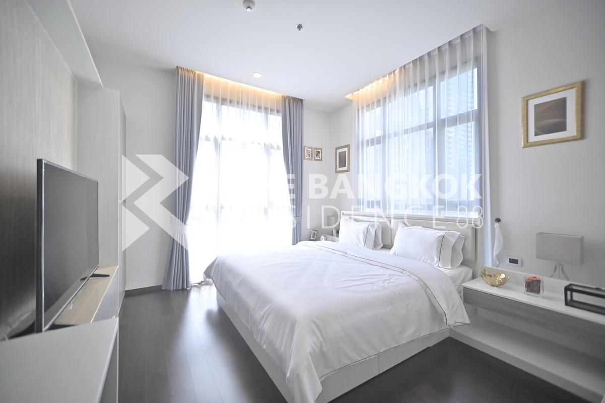 picture Luxuriously Elevated Unit The XXXIX near BTS Phrom Phong - 7/10
