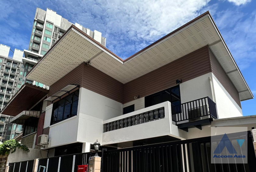 picture 🔼🔽 AccomA 📩  3 BR House in Khlong Ton Nuea (AA32558) - 3/20