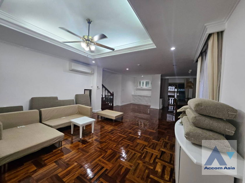 picture 🔼🔽 AccomA 📩 Modern renovated house with polished floors and airy layout (AA30775) - 2/20