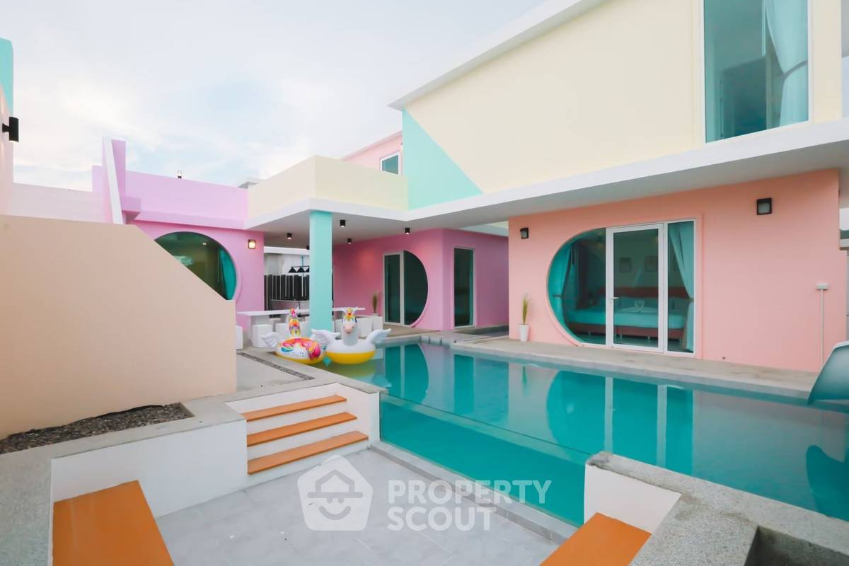 รูป วิลล่า 4-ห้องนอน ใกล้ เมืองหัวหิน (ID 2198625) - รูปที่ 1/17