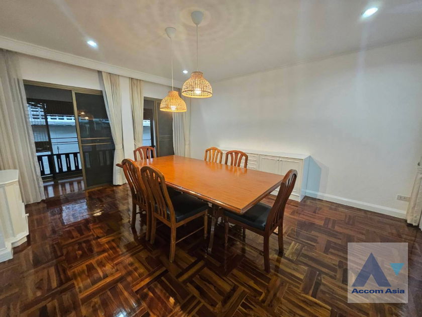 picture 🔼🔽 AccomA 📩 Modern renovated house with polished floors and airy layout (AA30775) - 4/20