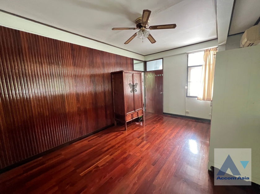 picture 🔼🔽 AccomA 📩 Pet friendly 4 BR House in Khlong Ton Nuea (AA38011) - 8/18