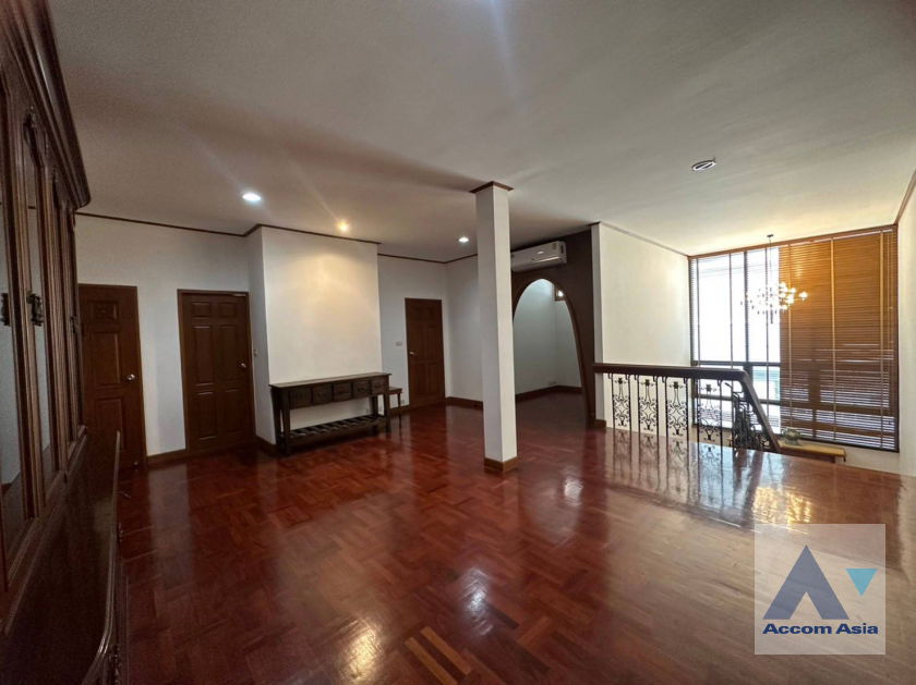 รูป 🔼🔽 AccomA 📩 Garden,Private Swimming Pool,Pet friendly 5 BR House in  (10003601) - รูปที่ 14/20