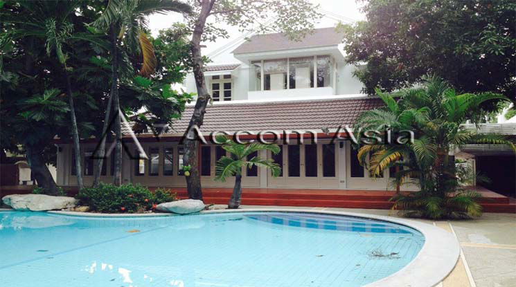 รูป 🔼🔽 AccomA 📩 Private tropical house with pool and lush garden in the Sathorn area (13001750) - รูปที่ 1/13