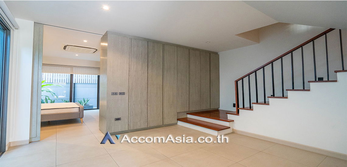 รูป 🔼🔽 AccomA 📩  3 BR Townhouse in Khlong Ton Nuea (AA25186) - รูปที่ 2/11