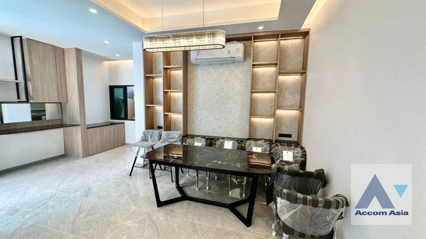 รูป 🔼🔽 AccomA 📩 Private Swimming Pool 4 BR House in Khlong Ton Nuea (AA35924) - รูปที่ 5/11