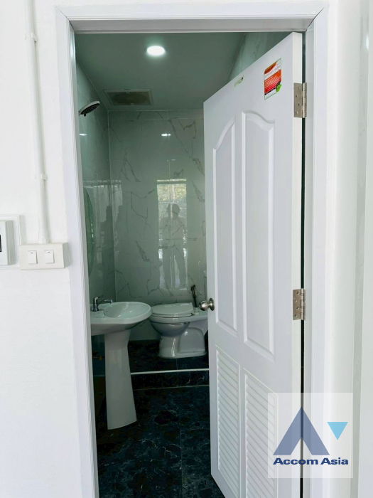 picture 🔼🔽 AccomA 📩  4 BR House in Phra Khanong Nuea (AA43882) - 9/16