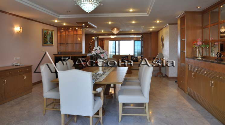 picture 🔼🔽 AccomA 📩 Spacious wood-accented condo with private pool at Windsor Tower (24602) - 6/13