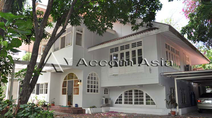 รูป 🔼🔽 AccomA 📩 Colonial-style home with spacious layout and steel kitchen (10002403) - รูปที่ 2/20