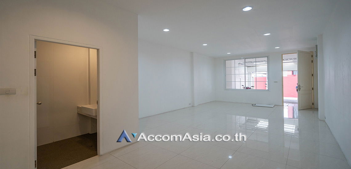 รูป 🔼🔽 AccomA 📩 Home Office 3 BR Townhouse in  (AA30465) - รูปที่ 13/17