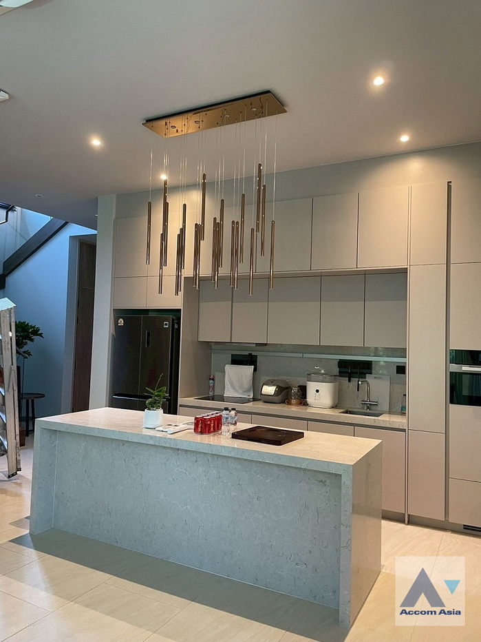 รูป 🔼🔽 AccomA 📩  Bright Elegant Home with Garden Corner (AA43834) - รูปที่ 10/18