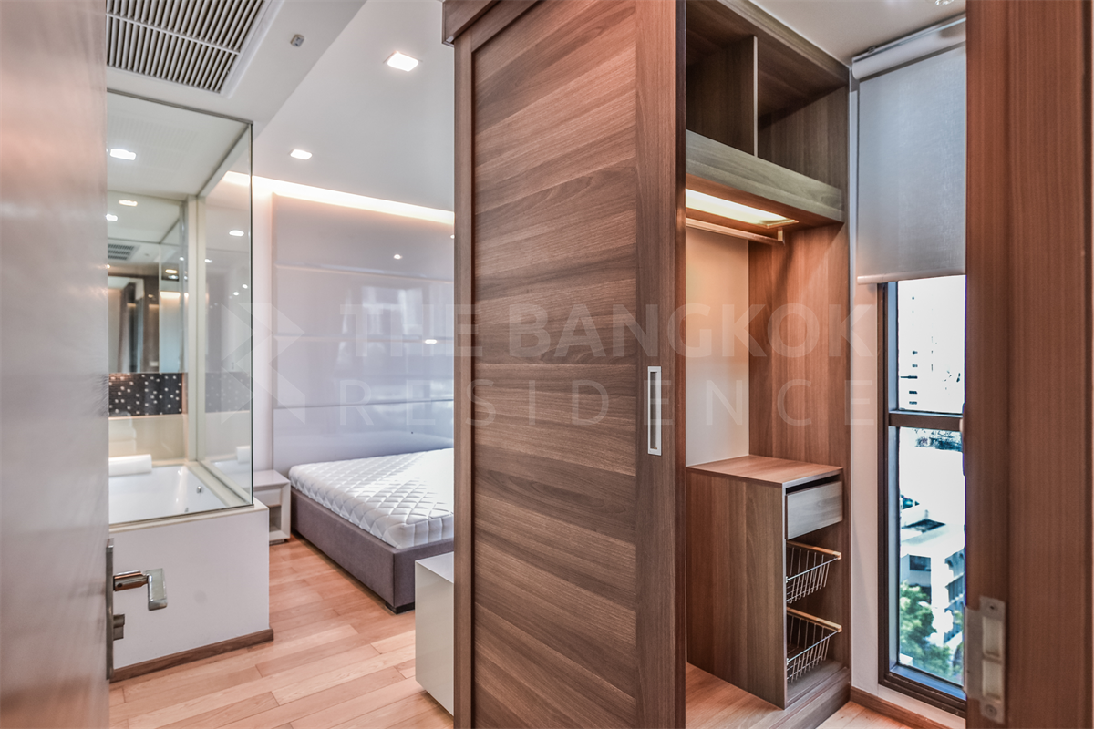 picture The Address Sathorn 12 near BTS Saint Louis Luxury Unit, Ready for You Without the Wait - 7/10