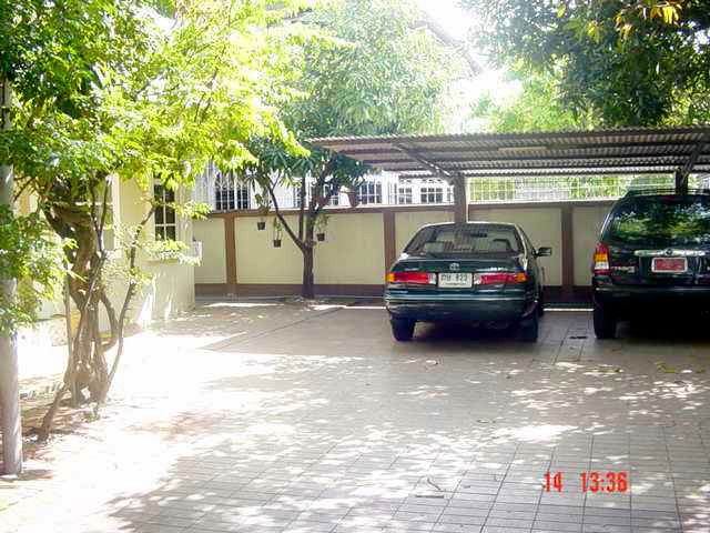 picture 🔼🔽 AccomA 📩  4 BR House in Klong Tan (4006101) - 3/3