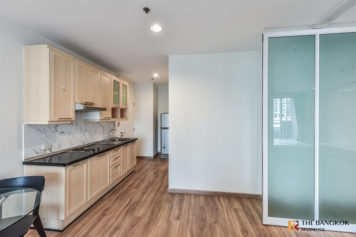 picture Silom Grand Terrace near MRT Silom Station Luxury Condo at Special Price - 2/10