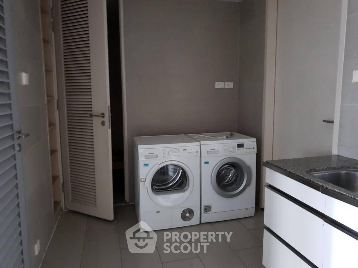 picture 2-BR Condo at The Met Sathorn near BTS Chong Nonsi (ID 452763) - 12/13