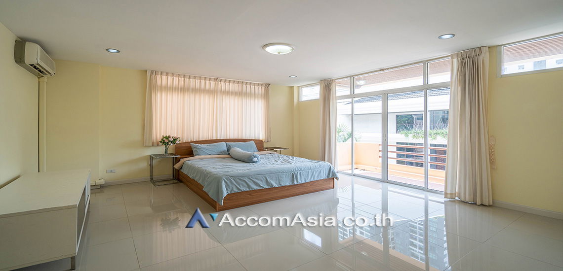 picture 🔼🔽 AccomA 📩 Pet friendly 4 BR House in Khlong Ton Nuea (2517228) - 9/19