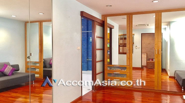 รูป 🔼🔽 AccomA 📩 Fully furnished classic-style home with rooftop terrace (AA25719) - รูปที่ 12/16