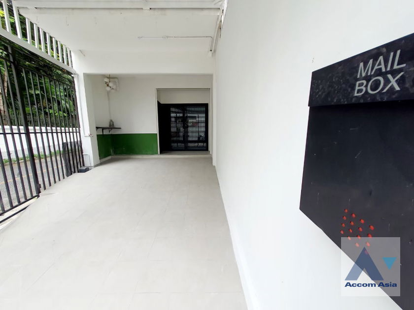 รูป 🔼🔽 AccomA 📩 Home Office 4 BR Townhouse in Phra Khanong Nuea (13002036) - รูปที่ 1/19