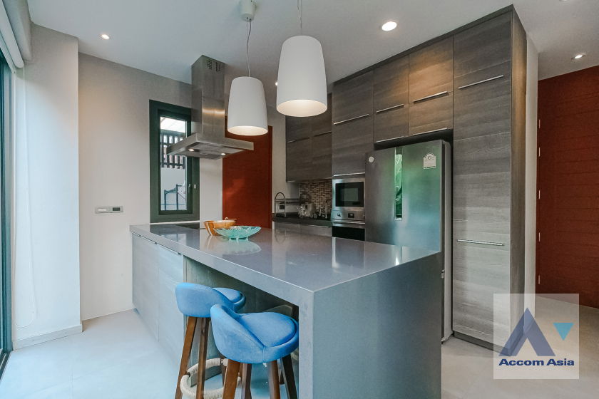 picture 🔼🔽 AccomA 📩 Private Swimming Pool,Double High Ceiling 4 BR House in Khlong Ton Nuea (AA42532) - 9/20