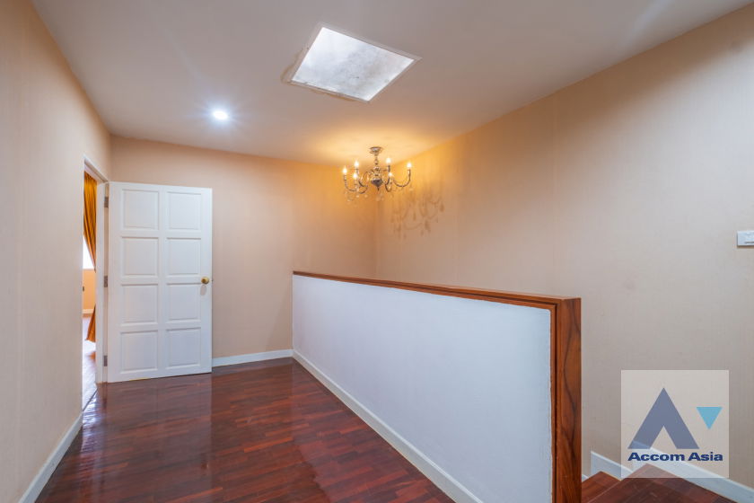 รูป 🔼🔽 AccomA 📩  3 BR Townhouse in Khlong Ton Nuea (AA41105) - รูปที่ 15/20